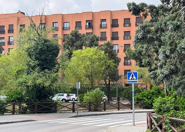 Airport Madrid Plenilunio suites beige